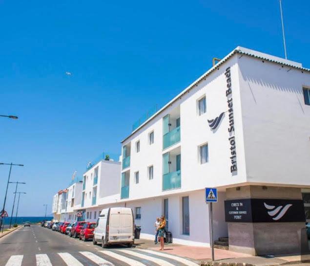 Casa Sol Bristol Sunset Beach คอร์ราเลโฮ ภายนอก รูปภาพ